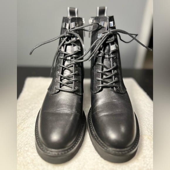 Michael Kors Women’s Haskell Bootie Size 8 - Picture 4 of 10